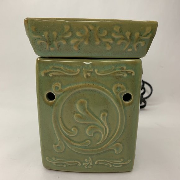 Scentsy Other - Scentsy Jakarta Green East India Full Size Warmer Complete